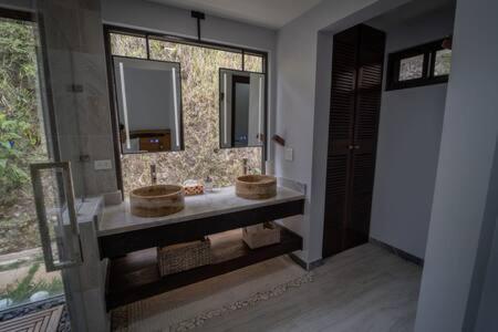 Modern Villa Overlooking Macal River Valley Benque Viejo Del Carmen Exterior photo